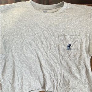 uniqloxdisney tee w/ a pocket &embroidered mickey